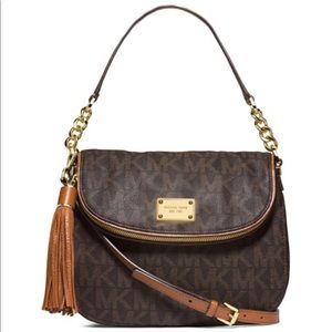 Michael Kors “Jet Set” Medium Shoulder Bag